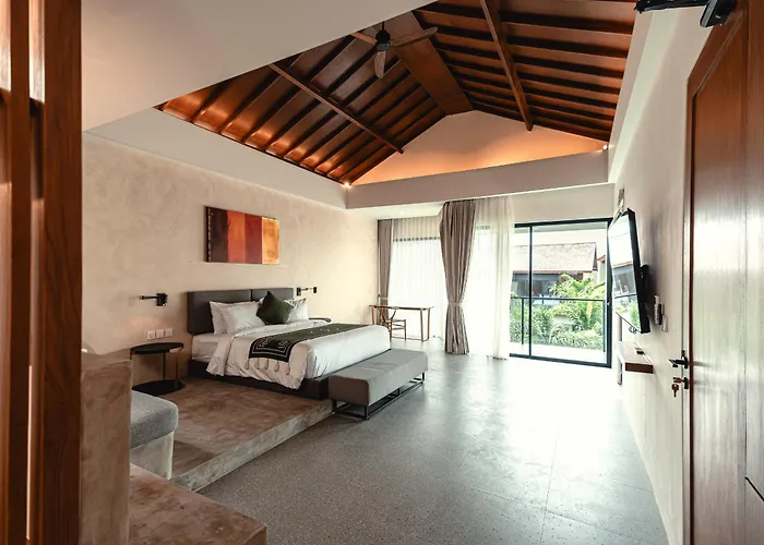 Villa Aky - Daily Service, Luxury Pool !