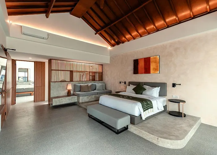 Villa Aky - Daily Service, Luxury Pool ! *