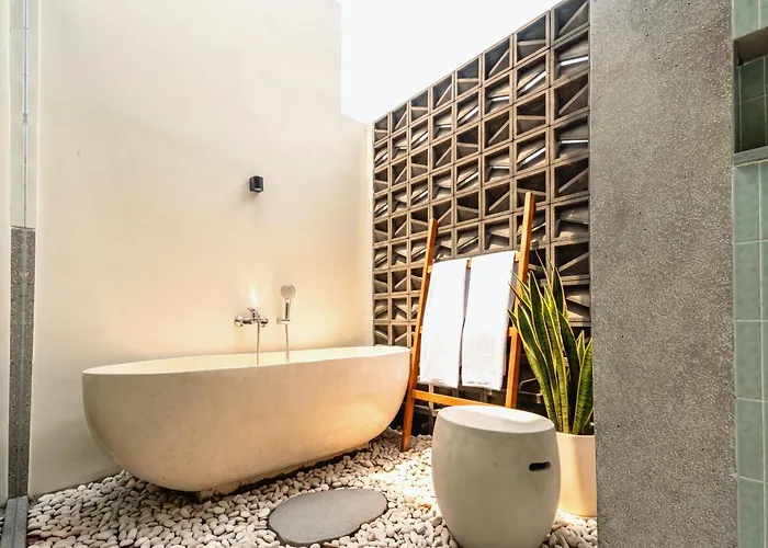 Villa Aky - Daily Service, Luxury Pool !
