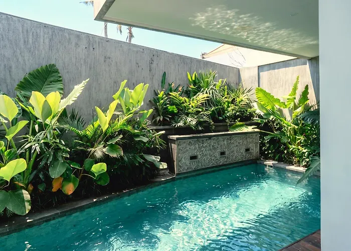 Aky - Daily Service, Luxury Pool !