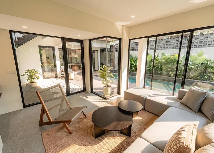 Villa Aky - Daily Service, Luxury Pool !
