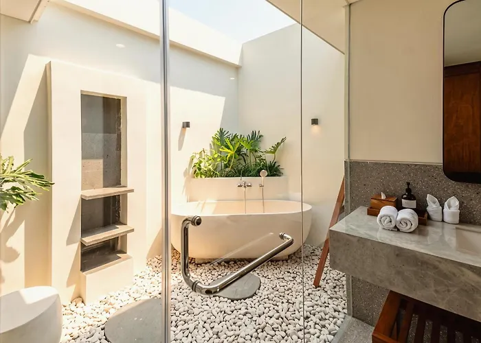 Aky - Daily Service, Luxury Pool ! Villa Canggu