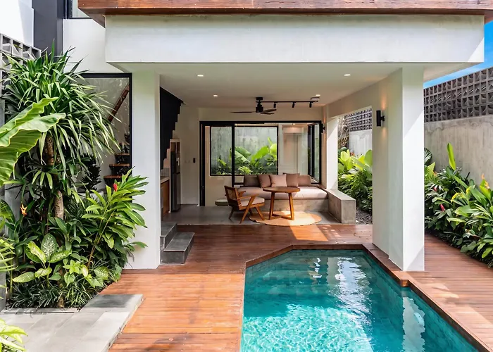 Aky - Daily Service, Luxury Pool ! *